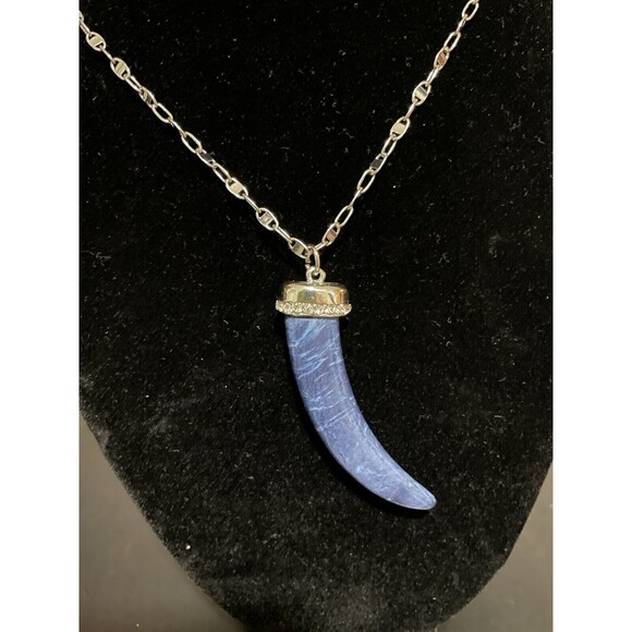 White House Black Market Horn Pendant Corno Cornicello Swirled Blue Necklace 36” - Picture 2 of 6